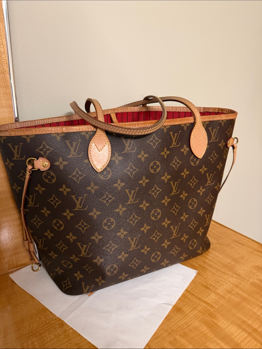 Authentic Louis Vuitton Monogram Canvas Tote with Tan Trim - Picture 8 of 11